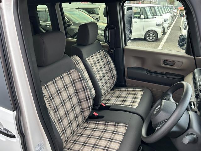 Ｎ－ＢＯＸジョイ ベースグレード　当社デモカー　踏み間違い防止装置　Ｂカメラ　横滑り防止機能　ＬＥＤランプ　点検記録簿　クルーズコントロール　パワーウィンドウ　前席シートヒーター　スマートキー　フルセグＴＶ　両側電動ドア　ベンチシート（7枚目）