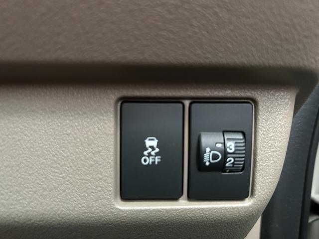 Ｎ－ＢＯＸジョイ ベースグレード　当社デモカー　踏み間違い防止装置　Ｂカメラ　横滑り防止機能　ＬＥＤランプ　点検記録簿　クルーズコントロール　パワーウィンドウ　前席シートヒーター　スマートキー　フルセグＴＶ　両側電動ドア　ベンチシート（14枚目）