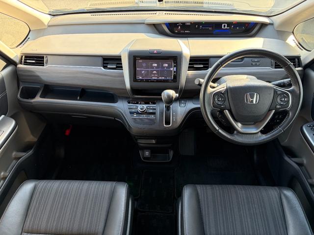 フリード G・ホンダセンシング Fセグ 追突被害軽減ブレーキ iストップ Wエアバッグ パワーウィンドウ ベンチシート アクティブクルーズコントロール スマートキ カーテンエアバッグ カラーバックモニター(6枚目)