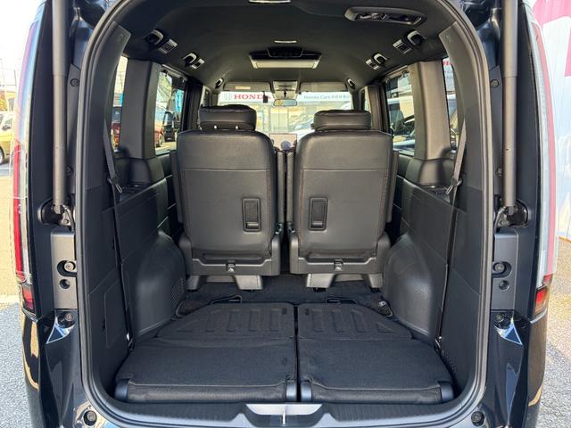 ステップワゴン ｅ：ＨＥＶスパーダ　マルチカメラ　デュアルエアコン　フルオートエアコン　ＥＳＣ　シートヒータ　キーフリー　ＬＥＤヘッドランプ　イモビ　ＡＢＳ　リアカメラ　スマートキ　ＵＳＢポート　クルーズコントロール（14枚目）