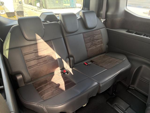 ステップワゴン ｅ：ＨＥＶスパーダプレミアムライン　ＨｏｎｄａＳＥＮＳＩＮＧフルＬＥＤヘッドライト全列ＵＳＢチャージャーシートヒーターパーキングセンサーシステム両側電動スライドドア２列目キャプテンシート（12枚目）