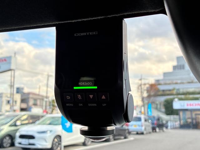 Ｎ－ＢＯＸカスタム ベースグレード　当社デモカーＨｏｎｄａＳＥＮＳＩＮＧ７インチＴＦＴ液晶メーター充電用ＵＳＢジャック電子制御パーキングブレーキオートブレーキホールド機能両側電動スライドドア　Ｗ電動ドア　ＵＳＢ接続　ＣＭＢＳ　Ｄレコ（5枚目）