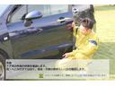 ベースグレード　当社デモカー　踏み間違い防止装置　Ｂカメラ　横滑り防止機能　ＬＥＤランプ　点検記録簿　クルーズコントロール　パワーウィンドウ　前席シートヒーター　スマートキー　フルセグＴＶ　両側電動ドア　ベンチシート（44枚目）