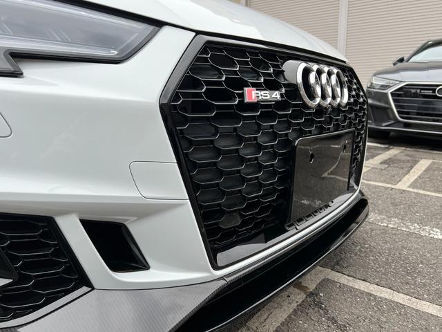 アウディ ＲＳ４アバント