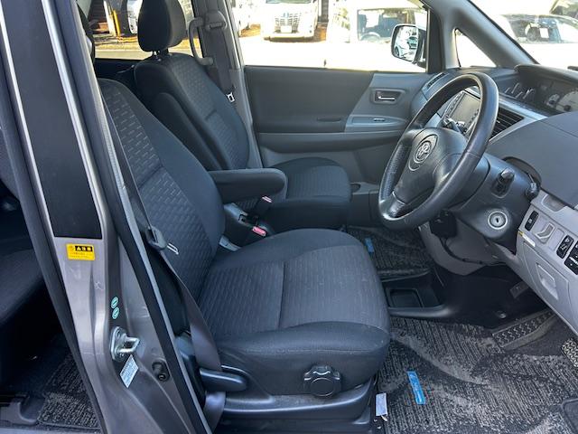 ヴォクシー Ｚ　煌ＩＩ　ナビ　バックカメラ　ＥＴＣ（15枚目）