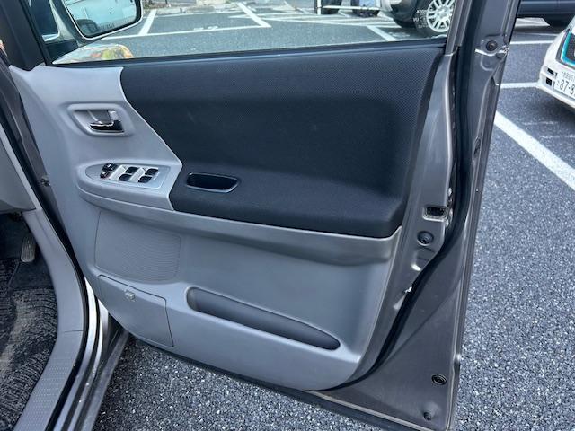 ヴォクシー Ｚ　煌ＩＩ　ナビ　バックカメラ　ＥＴＣ（17枚目）