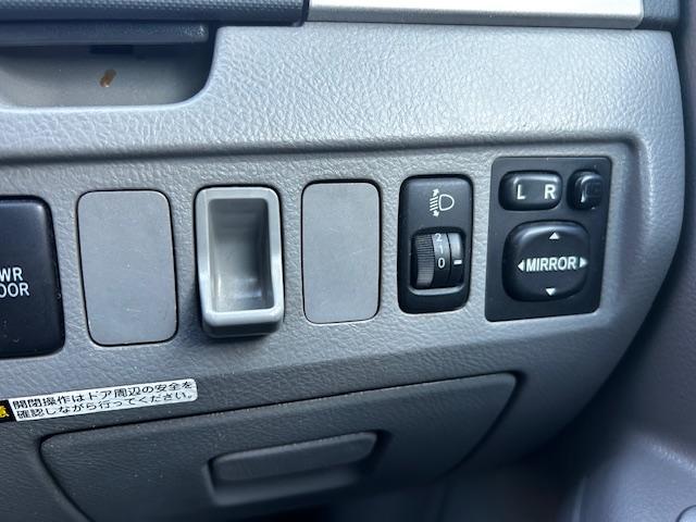 ヴォクシー Ｚ　煌ＩＩ　ナビ　バックカメラ　ＥＴＣ（27枚目）