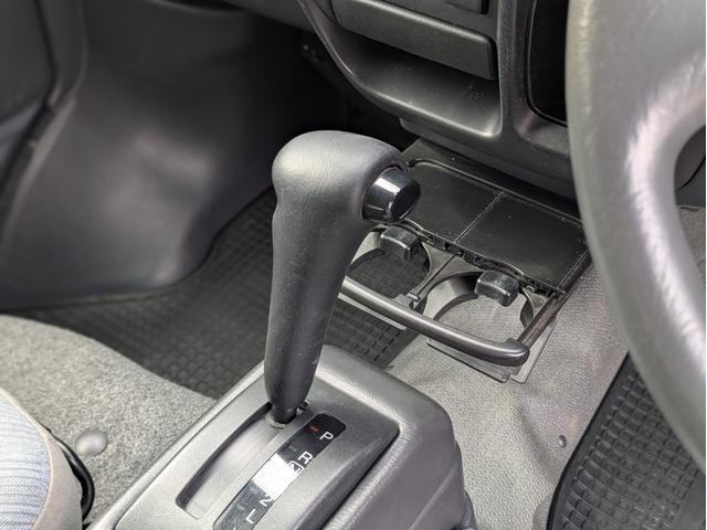エブリイ ＰＣ　軽バンカスタム　車中泊　マットペイント　アウトドア仕様　キャンプ　釣り　サーフィン　アクティブスタイル　バンライフ　アウトドアカスタム　バンカスタム　フルフラット　キャンプバン　サーフトリップ（24枚目）