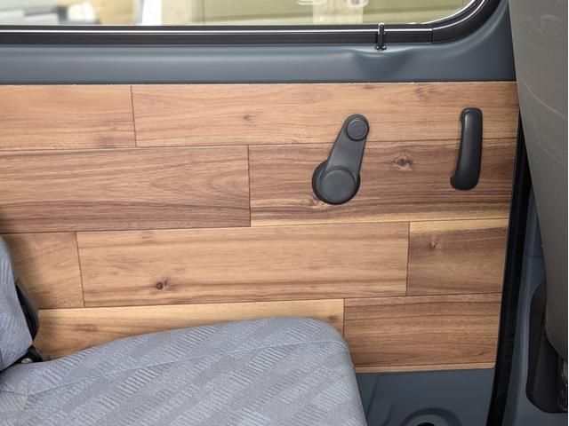 エブリイ ＰＣ　軽バンカスタム　車中泊　マットペイント　アウトドア仕様　キャンプ　釣り　サーフィン　アクティブスタイル　バンライフ　アウトドアカスタム　バンカスタム　フルフラット　キャンプバン　サーフトリップ（37枚目）
