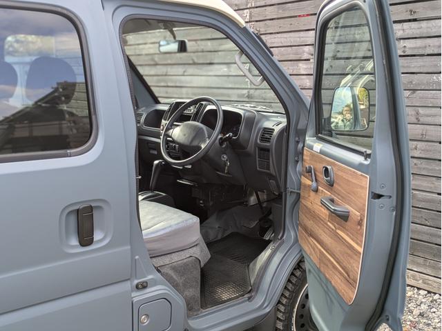 エブリイ PA 軽バンカスタム 軽ワンボックス 軽バンライフ バンライフ フルフラットフロア 4WD 軽キャン アウトドアカスタム 車中泊 ウッド調内装(15枚目)