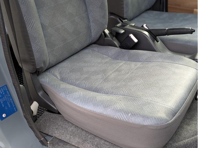 エブリイ PA 軽バンカスタム 軽ワンボックス 軽バンライフ バンライフ フルフラットフロア 4WD 軽キャン アウトドアカスタム 車中泊 ウッド調内装(18枚目)