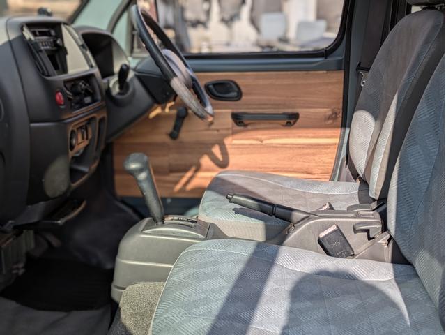 エブリイ PA 軽バンカスタム 軽ワンボックス 軽バンライフ バンライフ フルフラットフロア 4WD 軽キャン アウトドアカスタム 車中泊 ウッド調内装(40枚目)