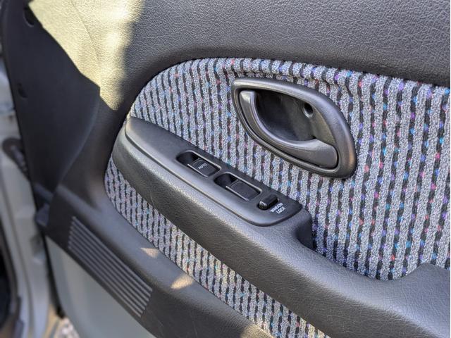 エブリイ ジョイポップターボ　４ＷＤ　５速　軽バンカスタム　旧車　平成レトロ　ネオクラシックカー　フルフラットフロア　セパレートシート　アウトドアカスタム　軽キャン　車中泊　オリジナルカスタム（24枚目）