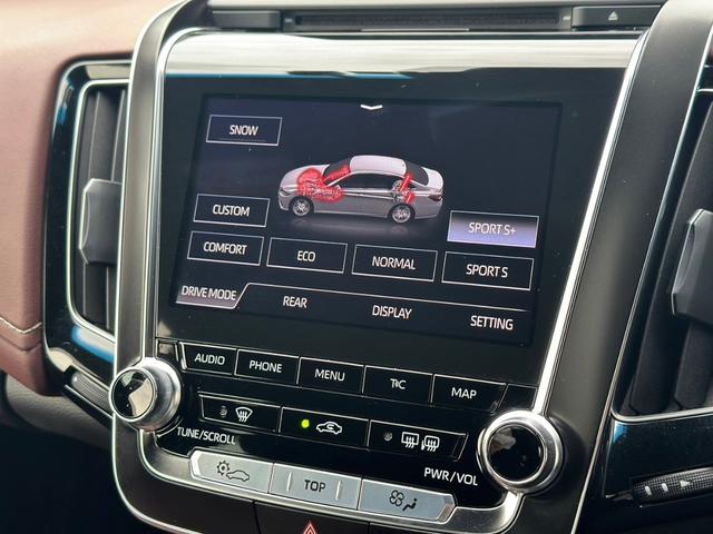 ＲＳアドバンス　パノラミックビューモニター　赤半革パワーシート　シートヒーター　ステアリングヒーター　トヨタセーフティセンス　ＢＳＭ　ＲＣＴＡ　ＬＤＡ　レーダークルコン　電動リアサンシェード　ＥＴＣ　ＨＵＤ　純正ナビ(40枚目)
