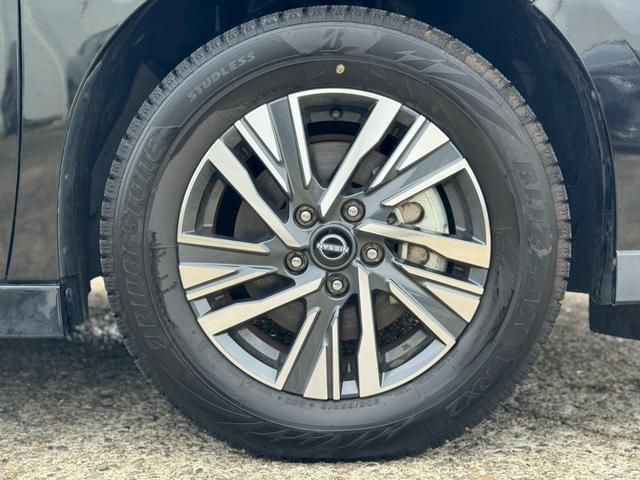 セレナ ｅ－パワー　ハイウェイスターＶ　プロパイロット　両側パワースライドドア　純正１２．３インチナビ　アラウンドビューモニター　純正１６インチアルミホイール　ブラインドスポットモニター　ＡｐｐｌｅＣａｒＰｌａｙ　Ｂｌｕｅｔｏｏｔｈ接続（16枚目）