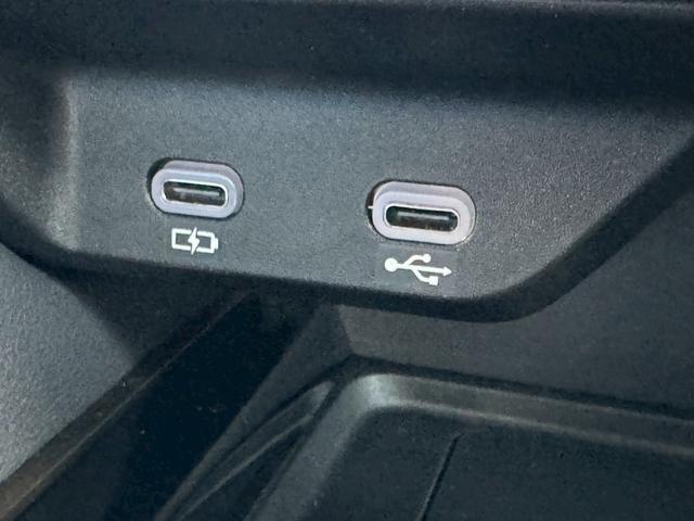 アルファードハイブリッド Ｚ　ワンオーナー　両側Ｐスラ　ムーンルーフ　革シート　ＴＳＳ　ＢＳＭ　パノラミックビューＭ　シートＨ＆ベンチレーション　デジタルインナーＭ　前後ドラレコ　３眼ＬＥＤヘッドランプ　電動ロールサンシェード（35枚目）