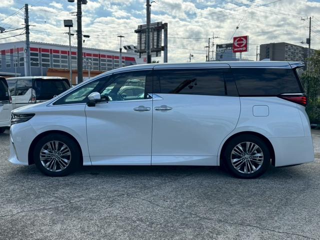 アルファードハイブリッド Ｚ　ワンオーナー　両側Ｐスラ　ムーンルーフ　革シート　ＴＳＳ　ＢＳＭ　パノラミックビューＭ　シートＨ＆ベンチレーション　デジタルインナーＭ　前後ドラレコ　３眼ＬＥＤヘッドランプ　電動ロールサンシェード（42枚目）