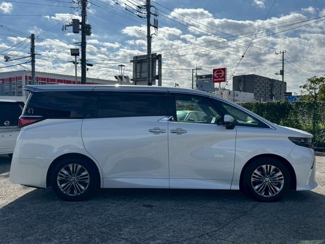 アルファードハイブリッド Ｚ　ワンオーナー　両側Ｐスラ　ムーンルーフ　革シート　ＴＳＳ　ＢＳＭ　パノラミックビューＭ　シートＨ＆ベンチレーション　デジタルインナーＭ　前後ドラレコ　３眼ＬＥＤヘッドランプ　電動ロールサンシェード（45枚目）