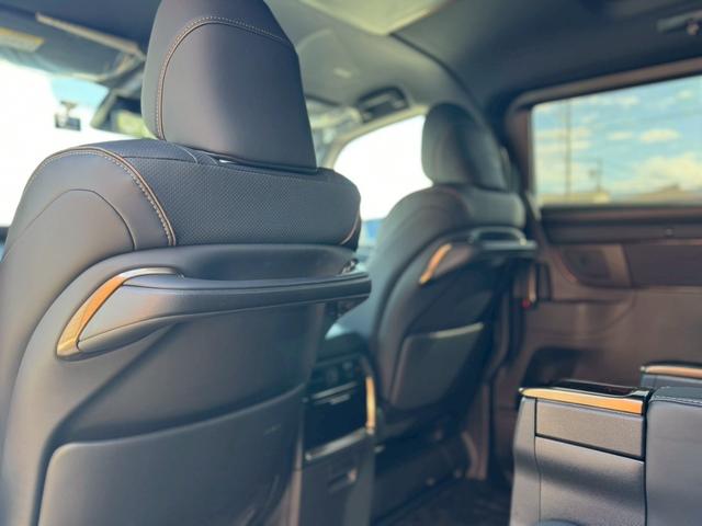 アルファードハイブリッド Ｚ　ワンオーナー　両側Ｐスラ　ムーンルーフ　革シート　ＴＳＳ　ＢＳＭ　パノラミックビューＭ　シートＨ＆ベンチレーション　デジタルインナーＭ　前後ドラレコ　３眼ＬＥＤヘッドランプ　電動ロールサンシェード（57枚目）