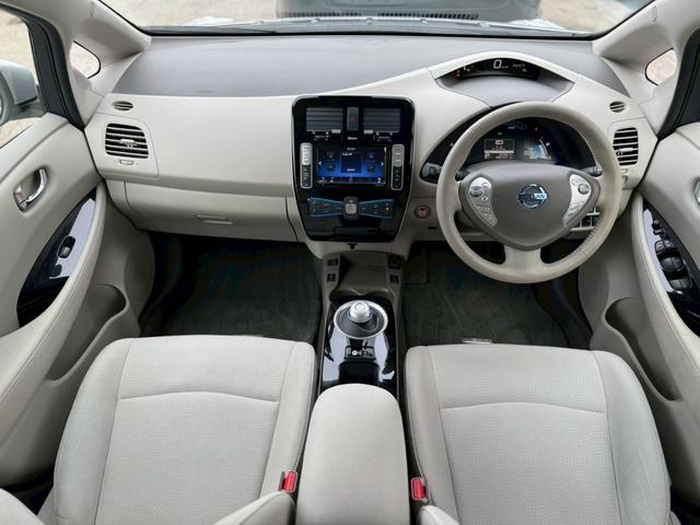 リーフ X(30kwh) 電気自動車 12セグ 前席シートヒーター ステアリングヒーター 充電コード有 ビルトインETC 純正ナビ フルセグTV オートクルーズコントロール Bluetooth接続 プッシュスタート(2枚目)