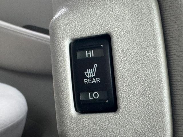 リーフ X(30kwh) 電気自動車 12セグ 前席シートヒーター ステアリングヒーター 充電コード有 ビルトインETC 純正ナビ フルセグTV オートクルーズコントロール Bluetooth接続 プッシュスタート(14枚目)