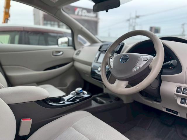 リーフ X(30kwh) 電気自動車 12セグ 前席シートヒーター ステアリングヒーター 充電コード有 ビルトインETC 純正ナビ フルセグTV オートクルーズコントロール Bluetooth接続 プッシュスタート(27枚目)
