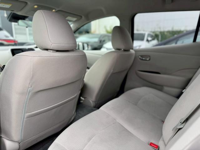 リーフ X(30kwh) 電気自動車 12セグ 前席シートヒーター ステアリングヒーター 充電コード有 ビルトインETC 純正ナビ フルセグTV オートクルーズコントロール Bluetooth接続 プッシュスタート(31枚目)