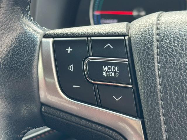 クラウンハイブリッド 　コーナーポール　ドライブレコーダー　シートヒーター　Ｐシート　フルセグＴＶ　純正１８インチアルミホイール　純正ナビ　Ｂカメラ　Ｂｌｕｅｔｏｏｔｈ接続　ＵＳＢ接続　ビルトインＥＴＣ　イージークローザー（17枚目）