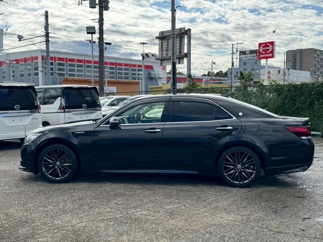 クラウンハイブリッド 　コーナーポール　ドライブレコーダー　シートヒーター　Ｐシート　フルセグＴＶ　純正１８インチアルミホイール　純正ナビ　Ｂカメラ　Ｂｌｕｅｔｏｏｔｈ接続　ＵＳＢ接続　ビルトインＥＴＣ　イージークローザー（24枚目）