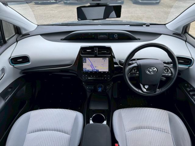 プリウス Ａ　モデリスタ（Ｆ・Ｓ・ＬＥＤデイライト）ＴＲＤ（Ｒ・ＲＳ・Ｆガーニッシュ・マフラー）デジタルインナーミラー　ＴＳＳ　ＢＳＭ　Ｐシート　純正９インチフルセグナビ　ＥＴＣ２．０　社外１７インチＡＷ　Ｃソナー（2枚目）