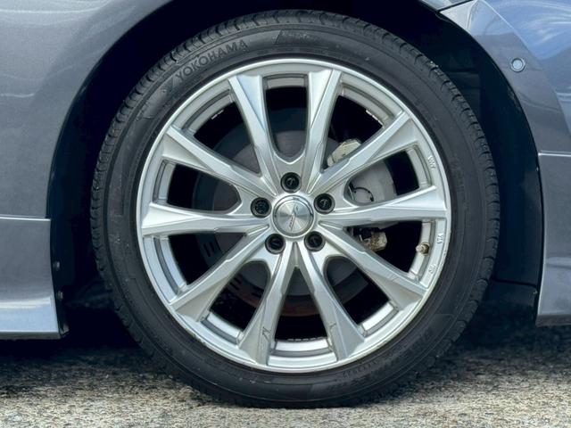 プリウス Ａ　モデリスタ（Ｆ・Ｓ・ＬＥＤデイライト）ＴＲＤ（Ｒ・ＲＳ・Ｆガーニッシュ・マフラー）デジタルインナーミラー　ＴＳＳ　ＢＳＭ　Ｐシート　純正９インチフルセグナビ　ＥＴＣ２．０　社外１７インチＡＷ　Ｃソナー（13枚目）