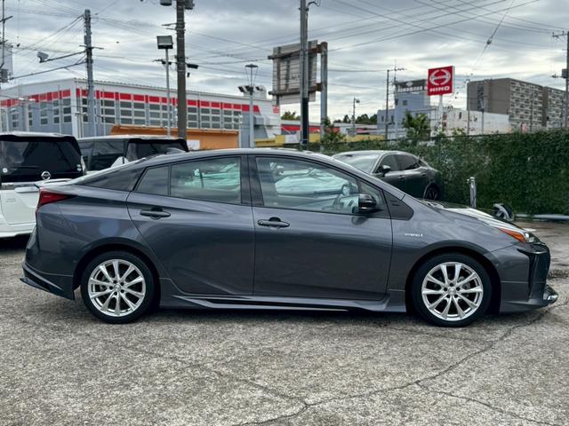 プリウス Ａ　モデリスタ（Ｆ・Ｓ・ＬＥＤデイライト）ＴＲＤ（Ｒ・ＲＳ・Ｆガーニッシュ・マフラー）デジタルインナーミラー　ＴＳＳ　ＢＳＭ　Ｐシート　純正９インチフルセグナビ　ＥＴＣ２．０　社外１７インチＡＷ　Ｃソナー（26枚目）