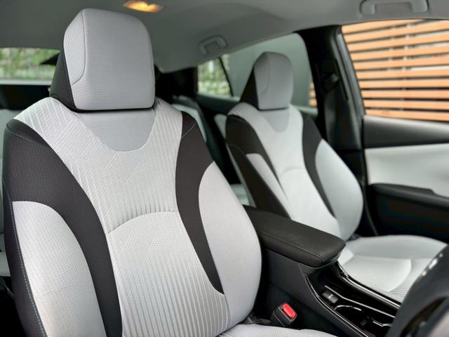 プリウス Ａ　モデリスタ（Ｆ・Ｓ・ＬＥＤデイライト）ＴＲＤ（Ｒ・ＲＳ・Ｆガーニッシュ・マフラー）デジタルインナーミラー　ＴＳＳ　ＢＳＭ　Ｐシート　純正９インチフルセグナビ　ＥＴＣ２．０　社外１７インチＡＷ　Ｃソナー（32枚目）