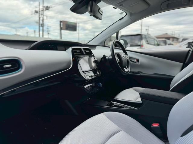 プリウス Ａ　モデリスタ（Ｆ・Ｓ・ＬＥＤデイライト）ＴＲＤ（Ｒ・ＲＳ・Ｆガーニッシュ・マフラー）デジタルインナーミラー　ＴＳＳ　ＢＳＭ　Ｐシート　純正９インチフルセグナビ　ＥＴＣ２．０　社外１７インチＡＷ　Ｃソナー（33枚目）