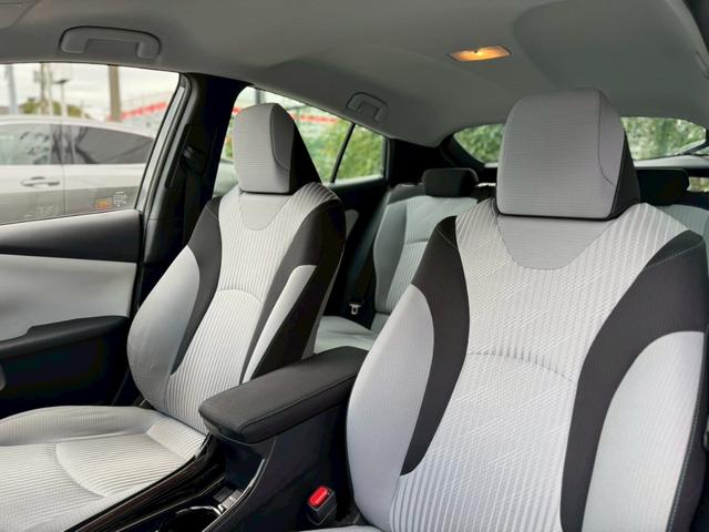 プリウス Ａ　モデリスタ（Ｆ・Ｓ・ＬＥＤデイライト）ＴＲＤ（Ｒ・ＲＳ・Ｆガーニッシュ・マフラー）デジタルインナーミラー　ＴＳＳ　ＢＳＭ　Ｐシート　純正９インチフルセグナビ　ＥＴＣ２．０　社外１７インチＡＷ　Ｃソナー（34枚目）