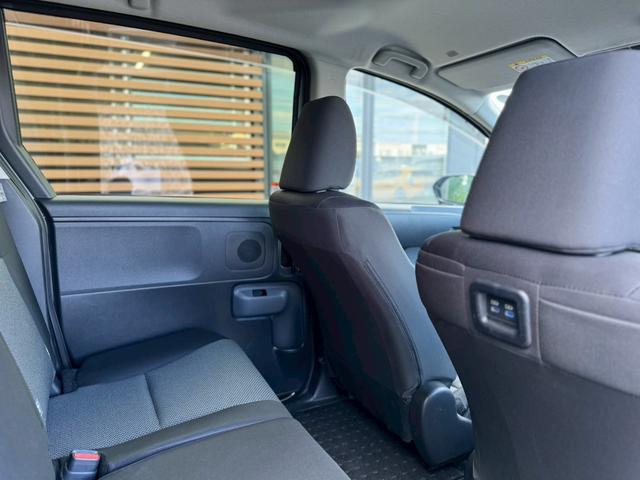 シエンタ ハイブリッドG 純正10.5インチナビ バックカメラ シートヒーター ステアリングヒーター 両側電動スライドドア BSM LEDヘッドライト アップルカープレイ フルセグTV ETC PCS クリアランスソナー(39枚目)