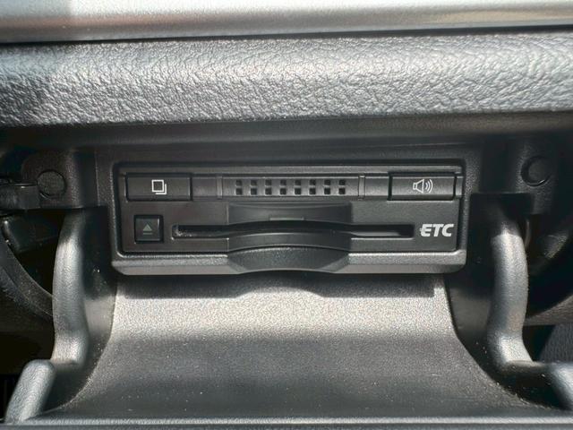 クラウンハイブリッド アスリートG サンルーフ 前後モデリスタエアロ J-uNit4本出しマフラー 純正ナビ パノラミックビューモニター 純正18インチAW メモリー機能パワーシート HIDヘッドライト&フォグ Bluetooth接続(20枚目)