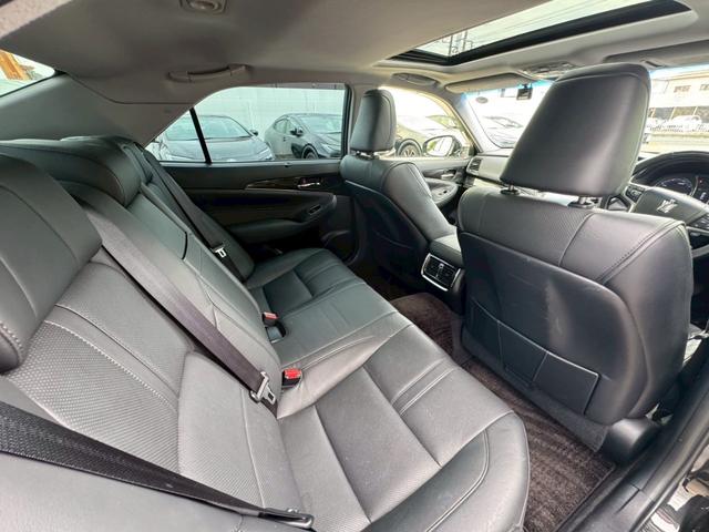 クラウンハイブリッド アスリートG サンルーフ 前後モデリスタエアロ J-uNit4本出しマフラー 純正ナビ パノラミックビューモニター 純正18インチAW メモリー機能パワーシート HIDヘッドライト&フォグ Bluetooth接続(37枚目)