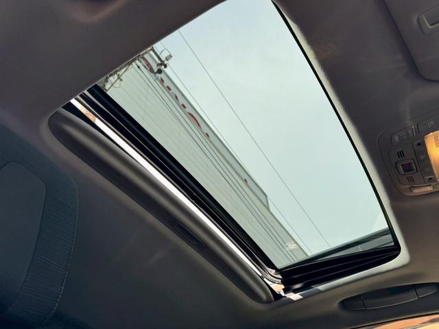 クラウンハイブリッド アスリートS サンルーフ 前席パワーシート シートヒーター 純正ナビ 純正18インチAW クルーズコントロール バックカメラ ドライブレコーダー クリアランスソナー ビルトインETC HIDヘッドライト&フォグ(6枚目)