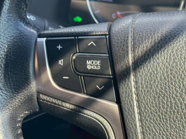 クラウンハイブリッド アスリートS サンルーフ 前席パワーシート シートヒーター 純正ナビ 純正18インチAW クルーズコントロール バックカメラ ドライブレコーダー クリアランスソナー ビルトインETC HIDヘッドライト&フォグ(19枚目)