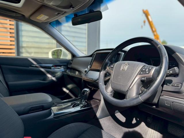 クラウンハイブリッド アスリートS サンルーフ 前席パワーシート シートヒーター 純正ナビ 純正18インチAW クルーズコントロール バックカメラ ドライブレコーダー クリアランスソナー ビルトインETC HIDヘッドライト&フォグ(35枚目)