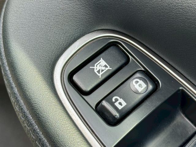 クラウンハイブリッド アスリートS サンルーフ 前席パワーシート シートヒーター 純正ナビ 純正18インチAW クルーズコントロール バックカメラ ドライブレコーダー クリアランスソナー ビルトインETC HIDヘッドライト&フォグ(44枚目)