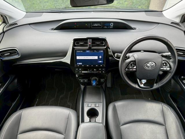 プリウス Sツーリングセレクション ワンオーナー モデリスタエアロ デイライト シートヒーター レザーシート トヨタセーフティーセンス 純正9インチフルセグナビ AC100V電源 LEDヘッドライト&フォグ 純正17インチAW Bカメラ(2枚目)