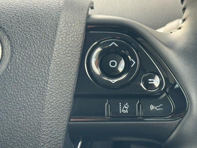 プリウス Sツーリングセレクション ワンオーナー モデリスタエアロ デイライト シートヒーター レザーシート トヨタセーフティーセンス 純正9インチフルセグナビ AC100V電源 LEDヘッドライト&フォグ 純正17インチAW Bカメラ(12枚目)