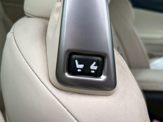 ＩＳ ＩＳ２５０Ｃ　バージョンＬ　電動開閉式メタルトップ　シートヒーター＆ベンチレーション　前席メモリーパワーシート　クルーズコントロール　プッシュスタート　ビルトインＥＴＣ　Ｂカメラ　Ｂｌｕｅｔｏｏｔｈ接続　純正ナビ　純正ＡＷ（18枚目）