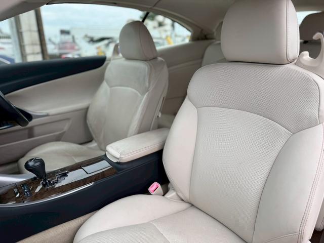 ＩＳ ＩＳ２５０Ｃ　バージョンＬ　電動開閉式メタルトップ　シートヒーター＆ベンチレーション　前席メモリーパワーシート　クルーズコントロール　プッシュスタート　ビルトインＥＴＣ　Ｂカメラ　Ｂｌｕｅｔｏｏｔｈ接続　純正ナビ　純正ＡＷ（40枚目）