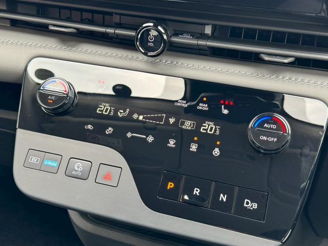 セレナ e-パワー ルキシオン 革シート プロパイロット インテリジェントルームM アラウンドビューM シートH HUD BSM ETC2.0 純正16インチAW LEDヘッドライト&フォグ Bluetooth フルセグTV(11枚目)