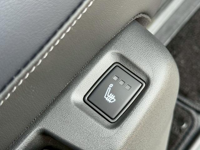 セレナ e-パワー ルキシオン 革シート プロパイロット インテリジェントルームM アラウンドビューM シートH HUD BSM ETC2.0 純正16インチAW LEDヘッドライト&フォグ Bluetooth フルセグTV(12枚目)