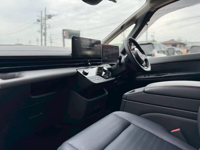 セレナ e-パワー ルキシオン 革シート プロパイロット インテリジェントルームM アラウンドビューM シートH HUD BSM ETC2.0 純正16インチAW LEDヘッドライト&フォグ Bluetooth フルセグTV(39枚目)