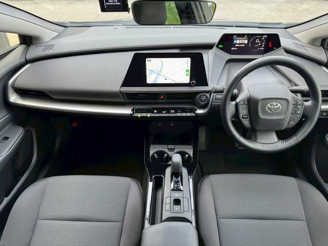 プリウス Ｕ　純正ナビ　フルセグＴＶ　Ｂカメラ　アップルカープレイ　ステアリングヒーター　ドラレコ前後　ＡＣ１００Ｖ　ＥＴＣ２．０　純正１７インチホイール　ＬＥＤヘッドライト　クリアランスソナー　ＢＳＭ　ＰＣＳ（2枚目）